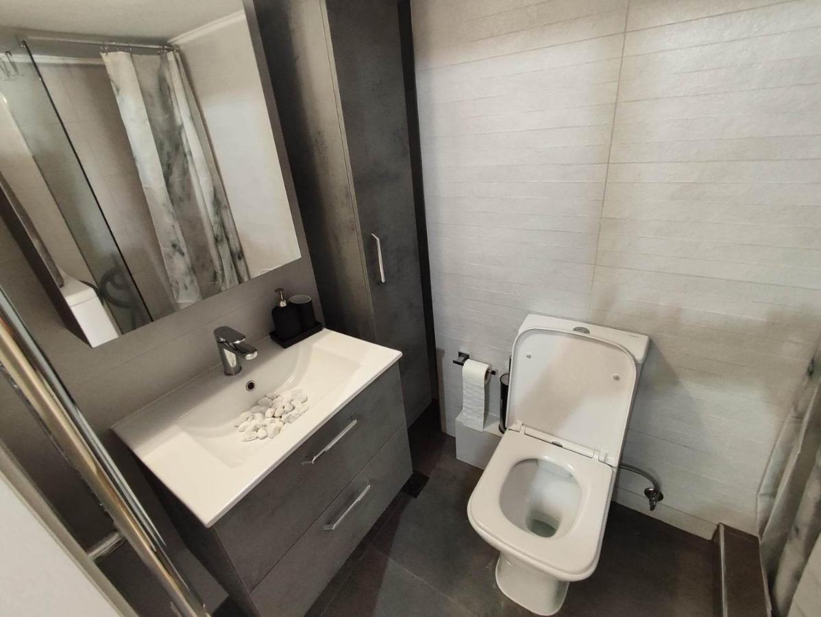 Haris Modern Apt. Near The Sea 테살로니키 외부 사진